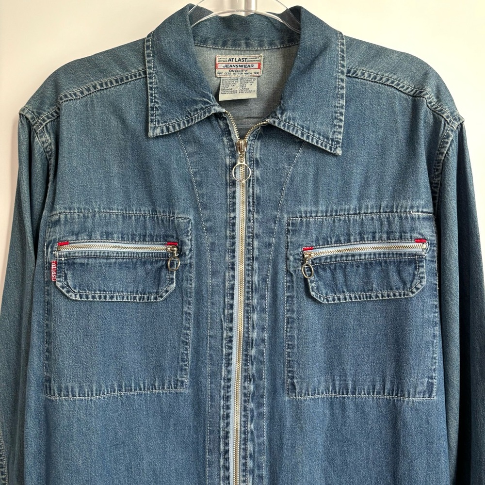 VTG 90’s Chambray AT LAST Oversized Denim Zip Front Shirt w Pearl Snaps - Size L - Picture 3 of 10